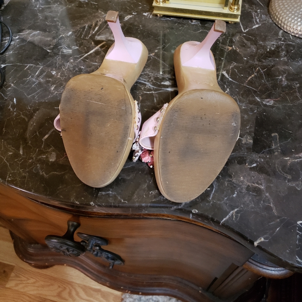 Heels - Picture 5 of 6
